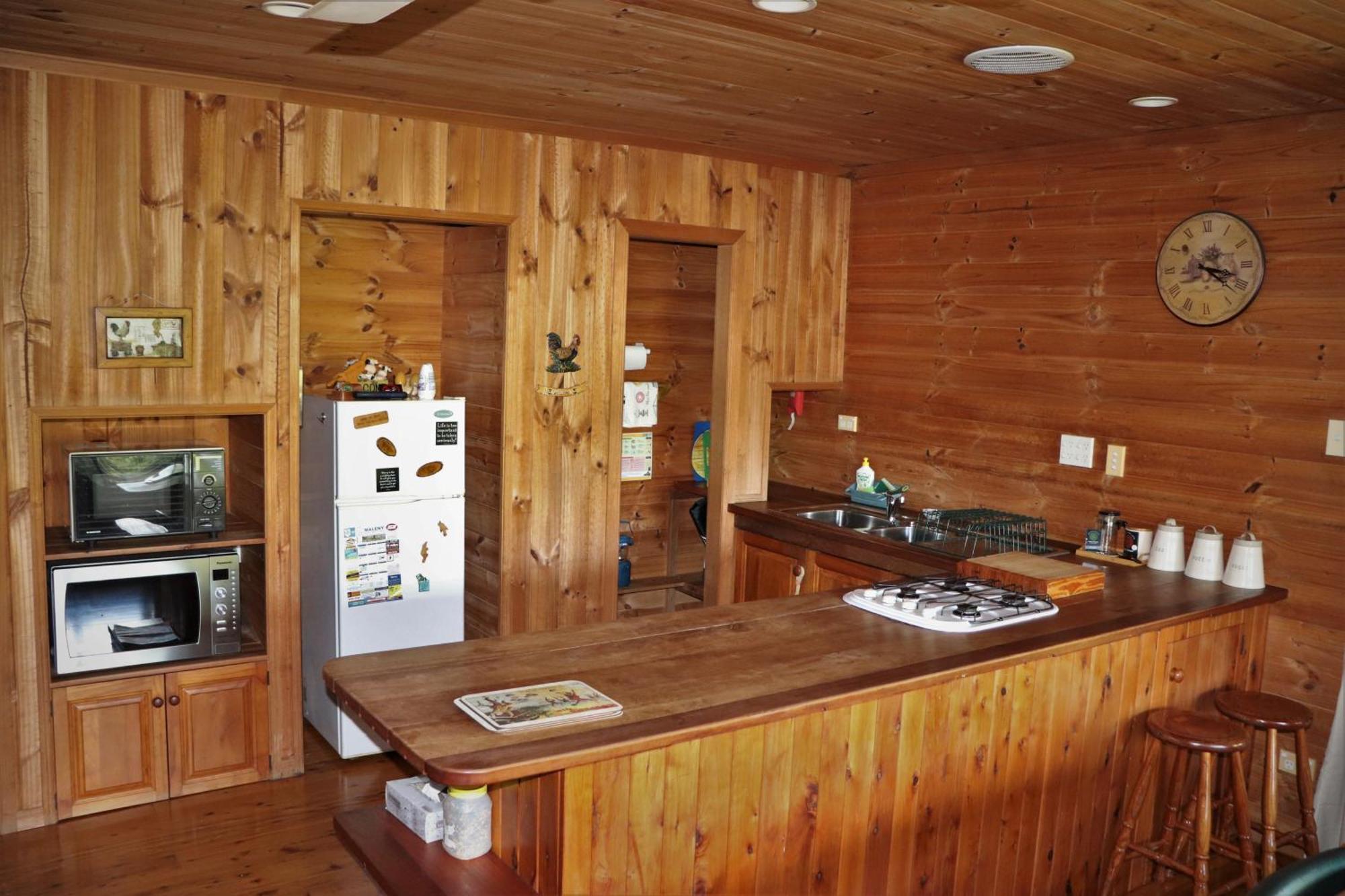 Bellthorpe Stays Maleny Room photo