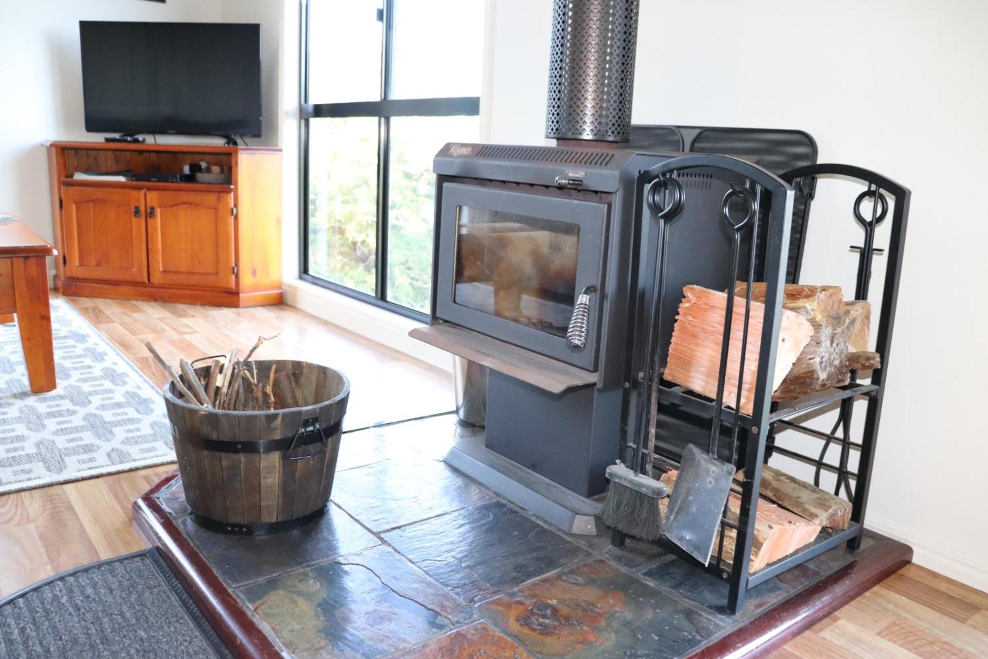 Bellthorpe Stays Maleny Room photo